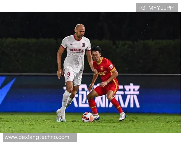 成都网球队战术深度解析与对比分析揭示竞技优势与不足 成都网球队战术深度解析与对比分析揭示竞技优势与不足