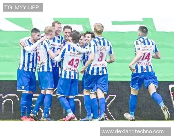 海伦芬主场迎战瓦尔韦克双方争夺关键三分激战一触即发 海伦芬主场迎战瓦尔韦克双方争夺关键三分激战一触即发