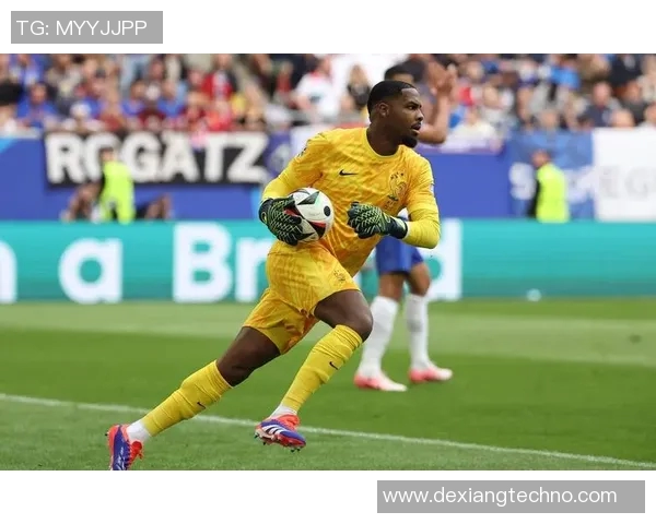 迈尼昂的崛起与未来展望：从新星门将到世界级守护者的成长之路