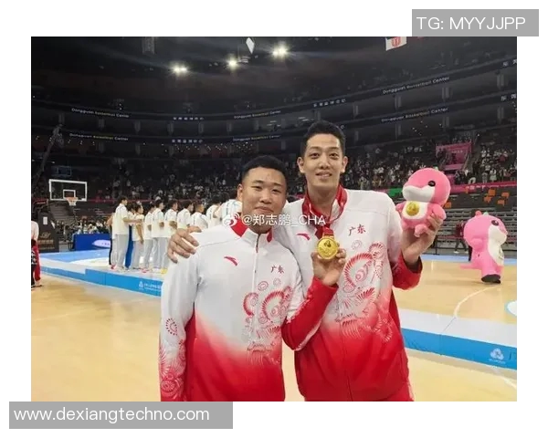 贺希宁:从青涩少年到篮球场上的闪耀明星之路 贺希宁:从青涩少年到篮球场上的闪耀明星之路