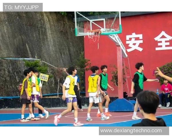 四川蓝鲸迎战福建球队期待精彩对决展现篮球魅力与团队精神