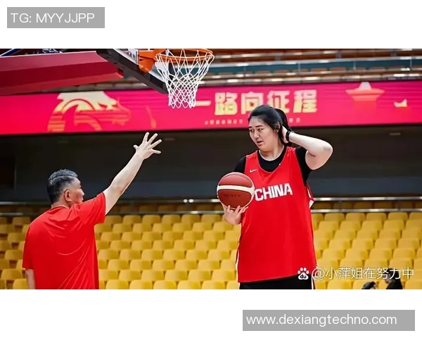 加拿大女篮与德国女篮激战正酣谁能在国际赛场上笑到最后 加拿大女篮与德国女篮激战正酣谁能在国际赛场上笑到最后