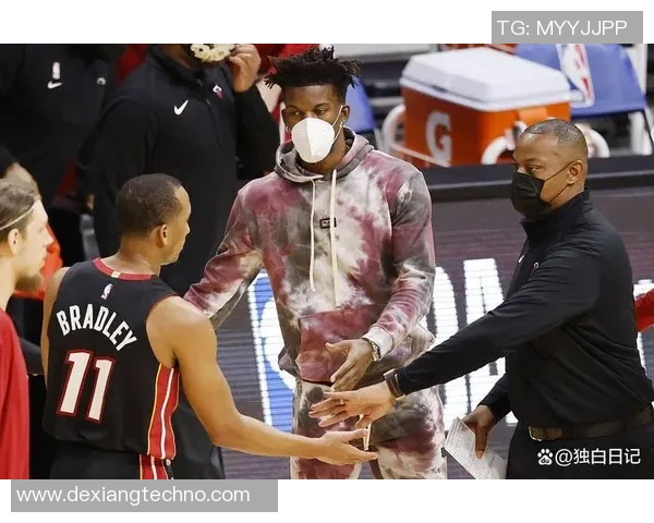 字母哥怒撕球衣引发更衣室冲突雄鹿惨败后情绪失控内幕揭秘