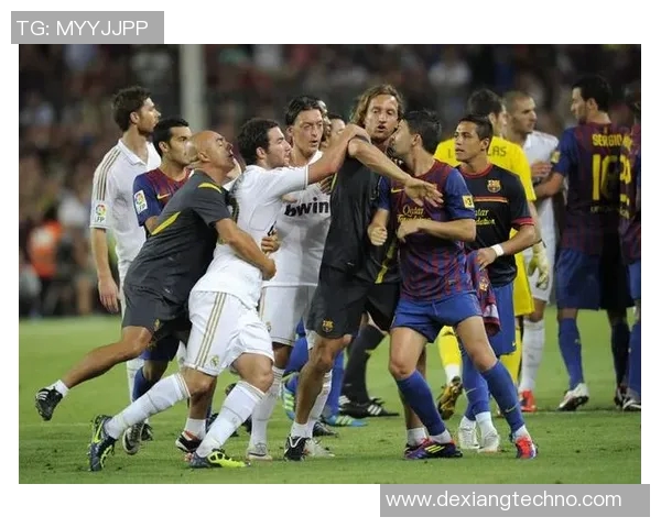 巴萨与皇马历史交锋回顾及未来对决展望分析